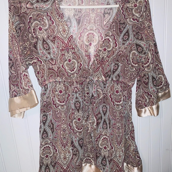 Ladies top - Picture 2 of 3